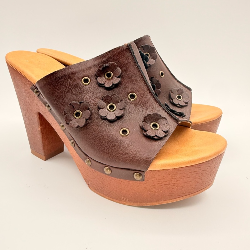 Brown Studded Platform Clogs Floral Cutout Heels Wooden Look Women’s Size 9M